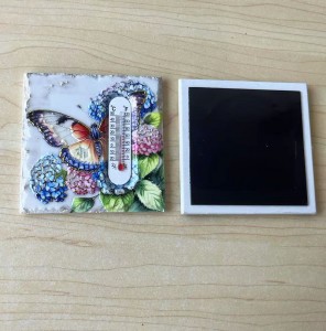 7.5*7.5CM Square shaped ceramic fridge magnet with 3D printing and gold blocked