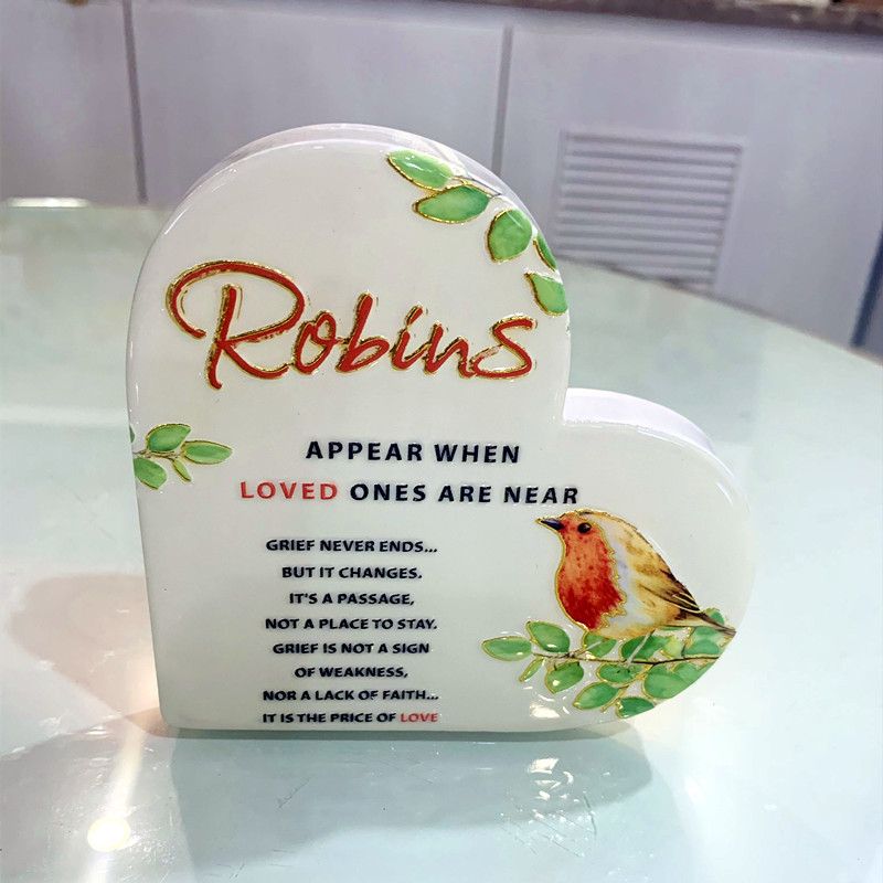 The Charm of Heart-Shaped Ceramic Ornaments: A Perfect Gift for Every Occasion