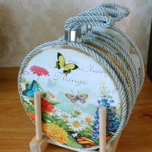 Hot Sell Glossy Finished Ceramic Round Trivet with rope for hang