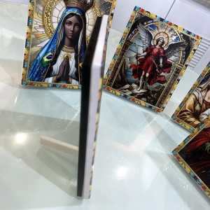 Wholesales Glossy Finished 3D Embossed Themed Ceramic Nativity Scene Religious Ornament With Golden Printing